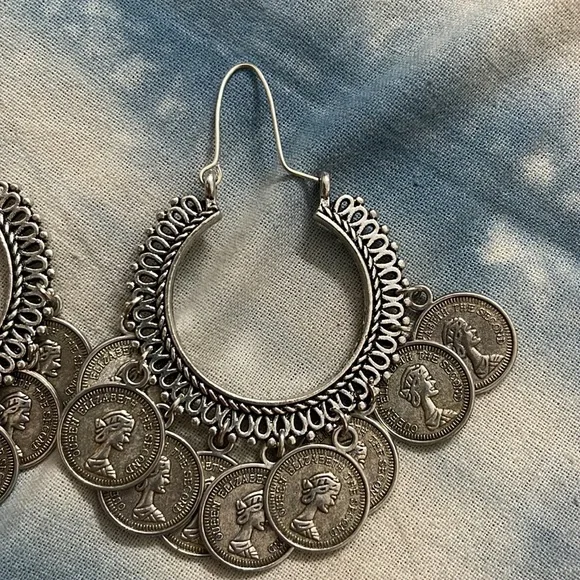 2 pairs of beautiful earrings - Picture 6 of 6